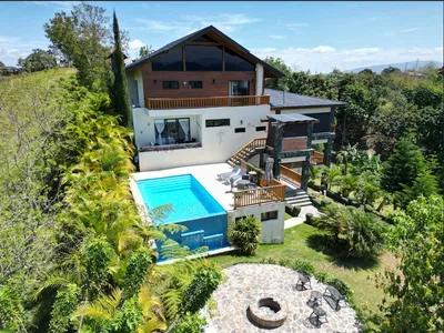 Jarabacoa Amplia y Hermosa Villa Paloma