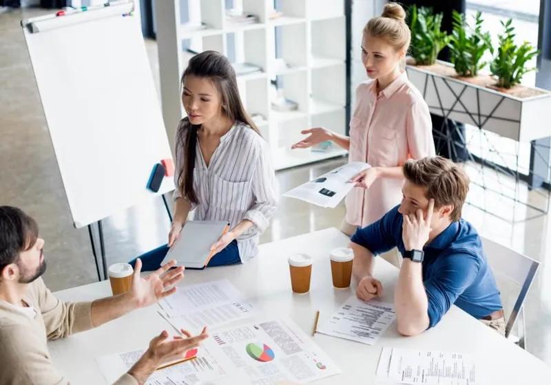 Anúnciate con Nosotros